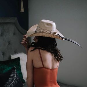 Meet your Posher, Sierra